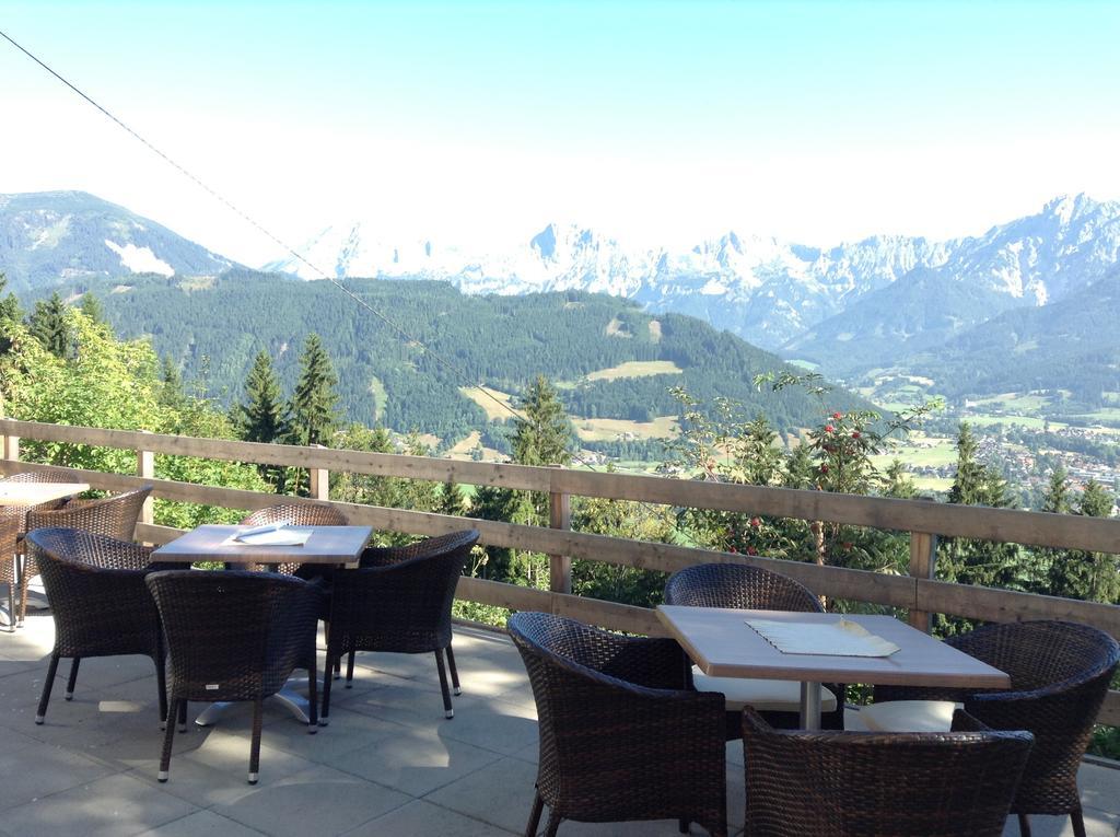 Jufa Hotel Schloss Roethelstein 아드몬트 외부 사진