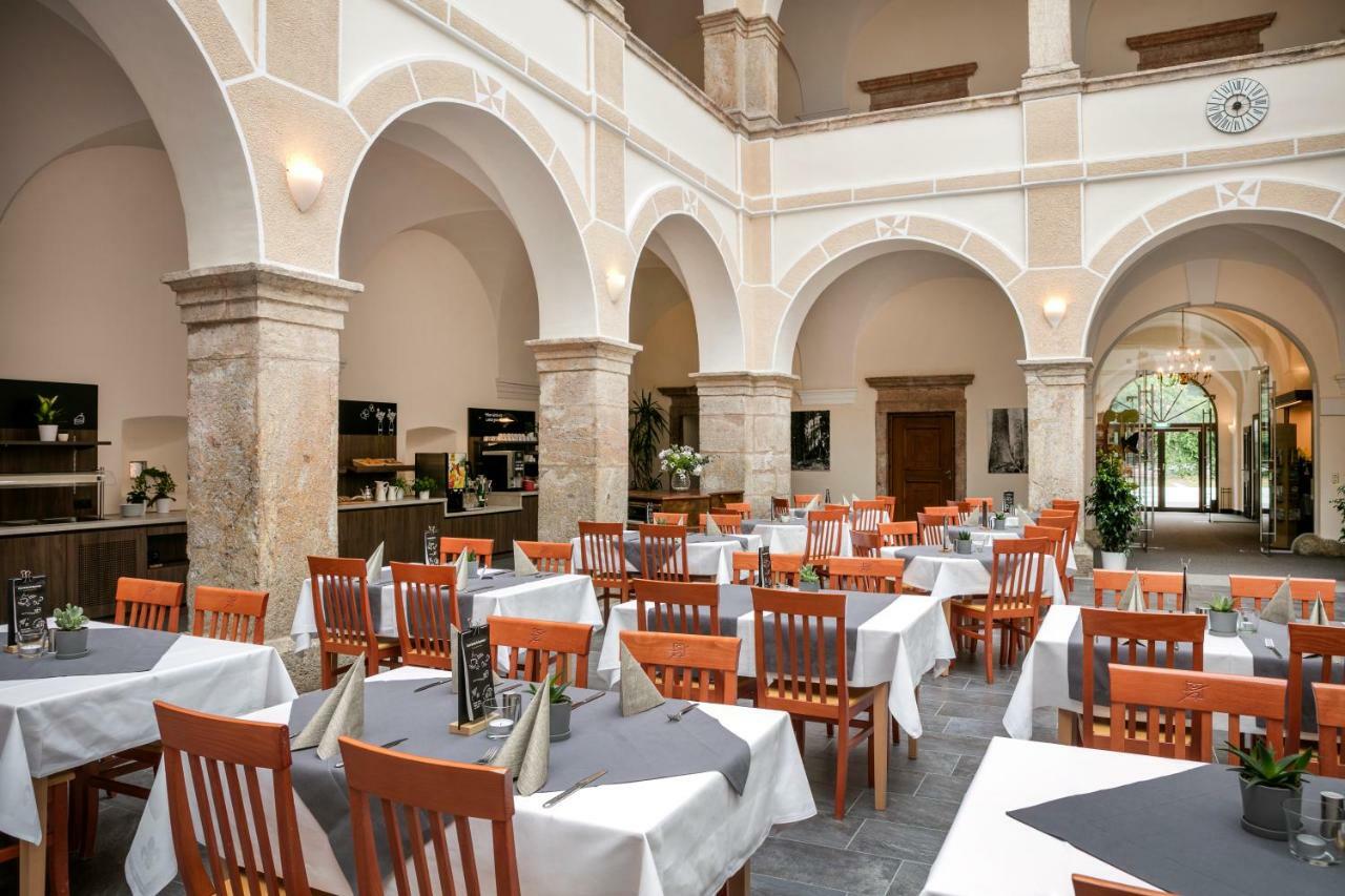 Jufa Hotel Schloss Roethelstein 아드몬트 외부 사진